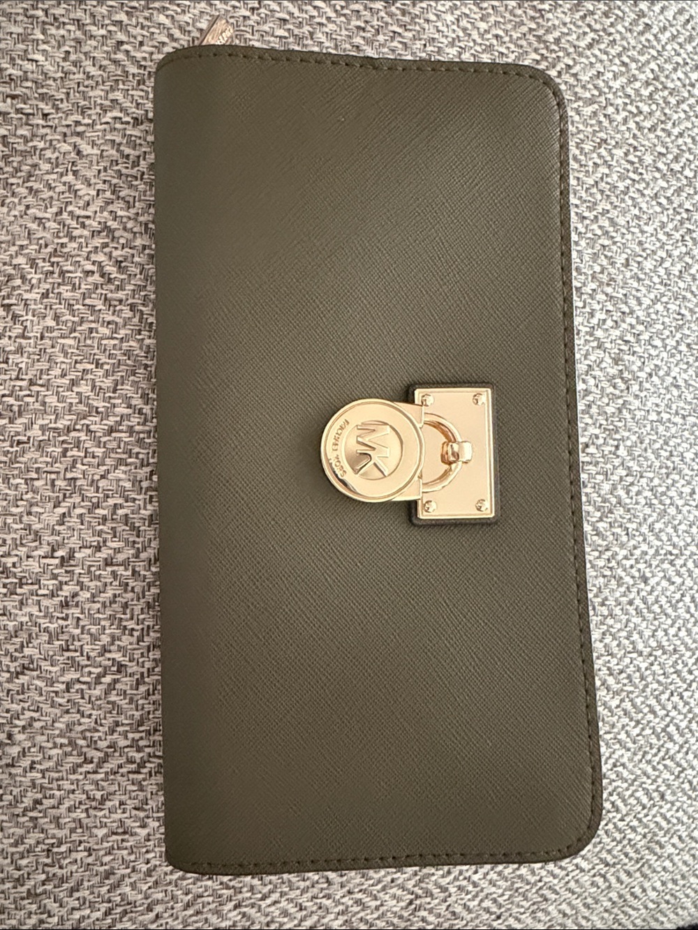Michael Kors Jet Set Travel Continental Wallet in Green NWT